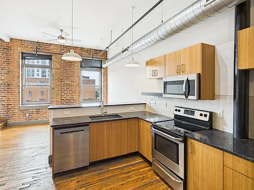 1322 W Broad St #4-F Photo 1