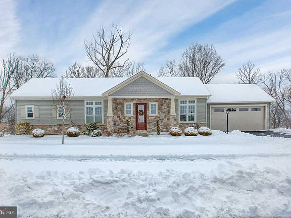 3rd image of 111 Kittochtinny Dr