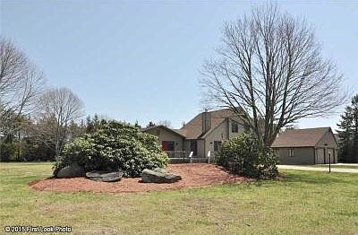 3rd image of 170 N Niantic Dr