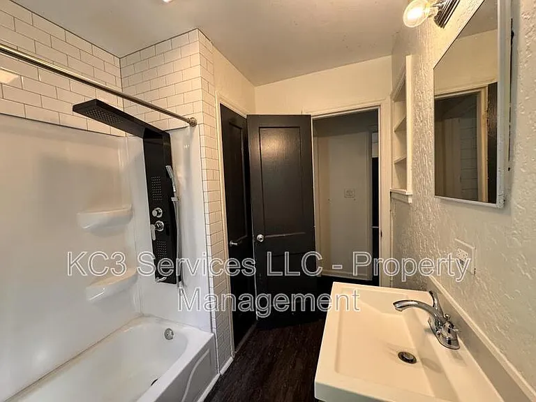 11108 Bennington Ave #A — Photo 9