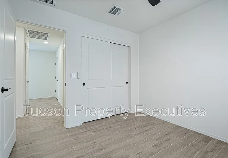 10657 S Astraia Dr — Photo 10