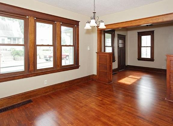 4th image of 257 Hurley St E
