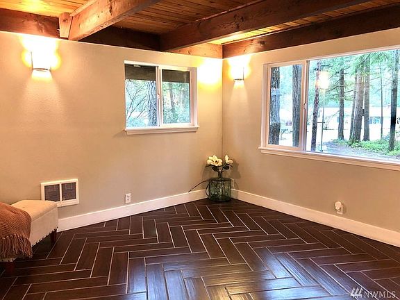 3rd image of 14505 Parkdale Dr NW