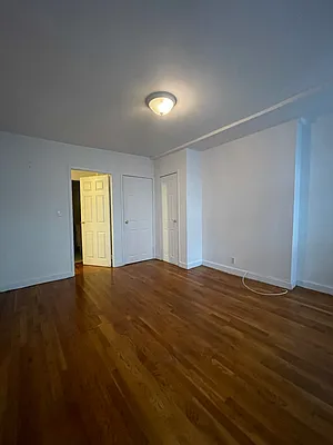 Rented by Peter R. Hungerford, LREB | media 7