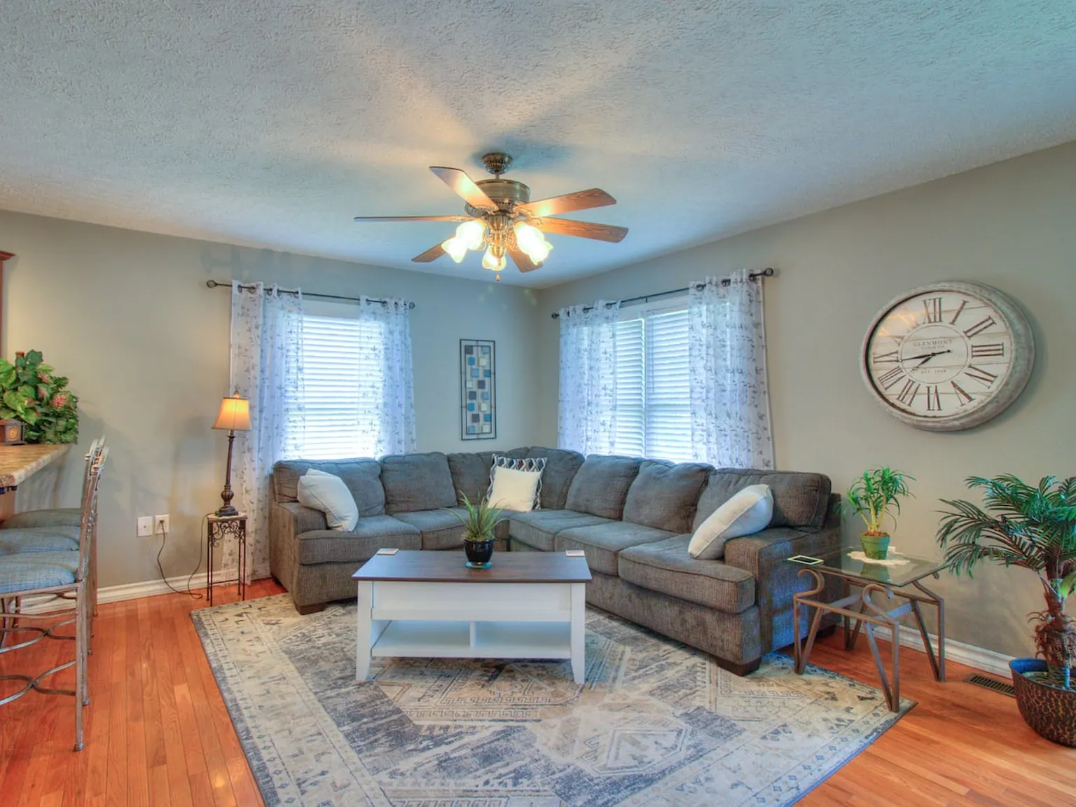 2 bed, $2,500 — Photo 3