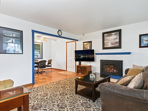 5th image of 2765 SE 73rd Ave