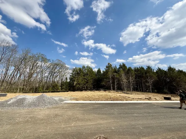 521 Jenna Ln, Arrington, TN 37014