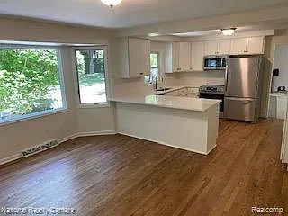 144 W Maryknoll Rd — Photo 5