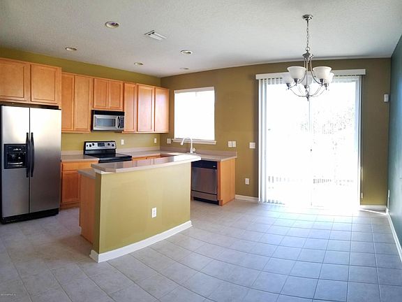 4th image of 2386 Sunset Bluff Dr
