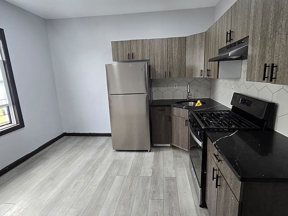 2nd image of 163 Elwood Ave #3LL