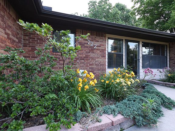 3rd image of 722 Smalley Dr
