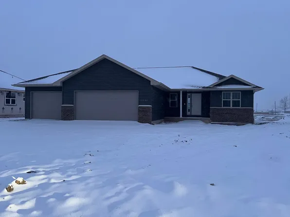 1525 Frontier Rd, Luxemburg, WI 54217