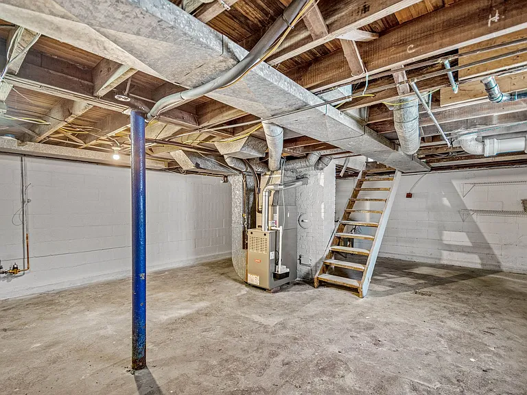 361 Vine St — Photo 18