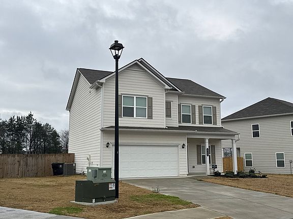 3rd image of 622 Summerfield Ln NW