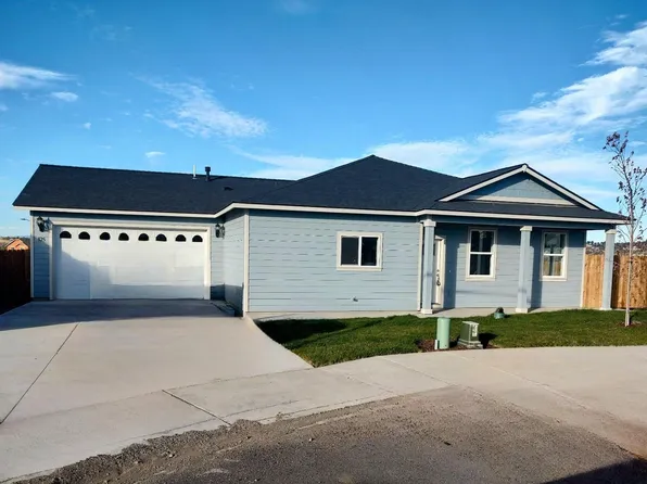 525 SE Segoviano Ct, Madras, OR 97741