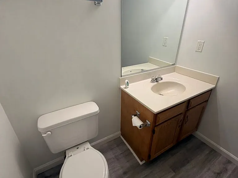 325 Town Pointe Way — Photo 6