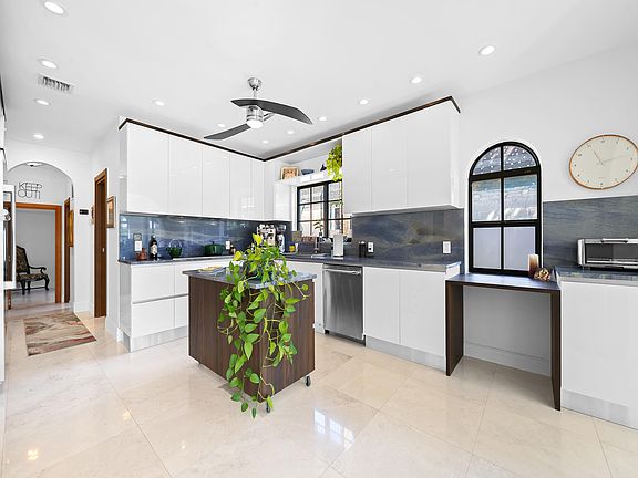3rd image of 80 SE Olive Way