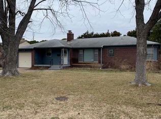 48 29th Pkwy, Hutchinson, KS 67502