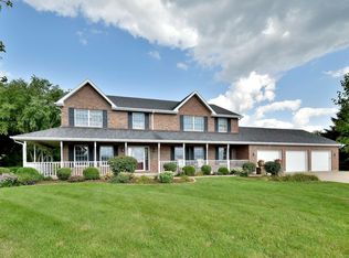 640 Hopkins Ln, Sycamore, IL 60178