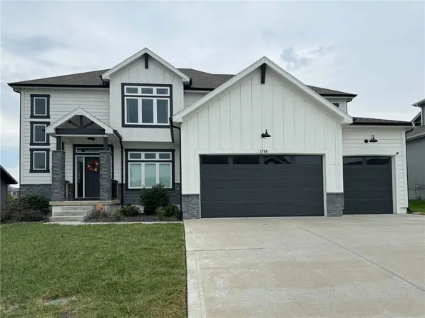 1709 SW Hightown Dr, Lees Summit, MO 64082