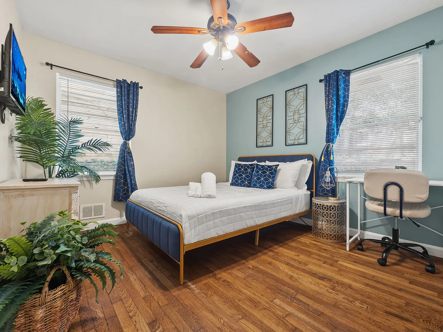 2 bed, 1600 sqft, $2,500 — Photo 2