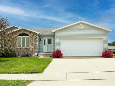 2419 Carstensen Dr, Waverly, IA, 50677