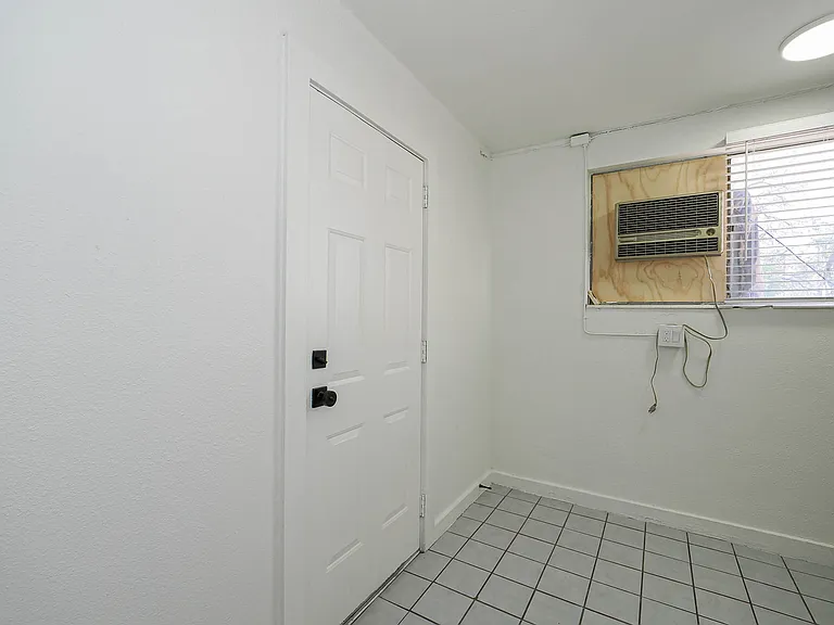 843 W Emeril Ave — Photo 21