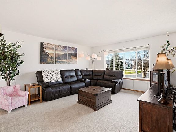 3rd image of 310 E Trevor Rd