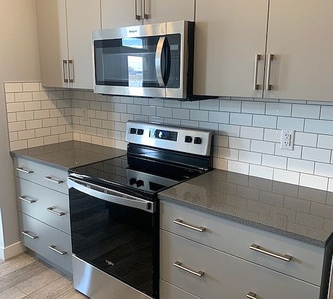 3rd image of 162 Sunwapta Way NW
