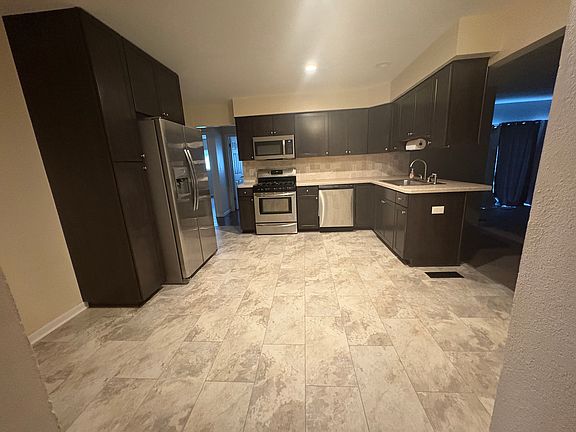4th image of 39845 John Dr