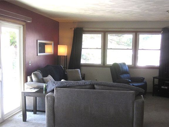 3rd image of 1634 Montaque Ave NW