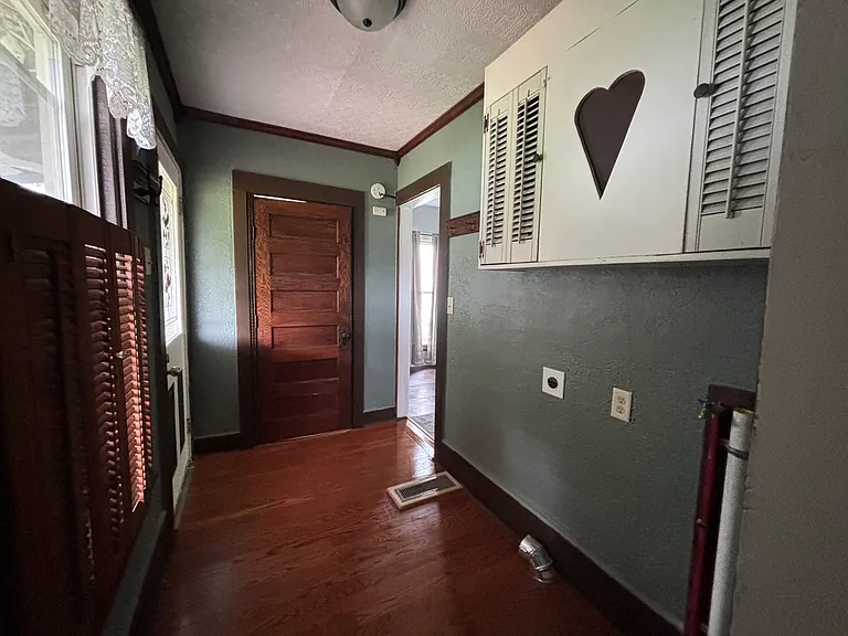 120 N Church St — Photo 6