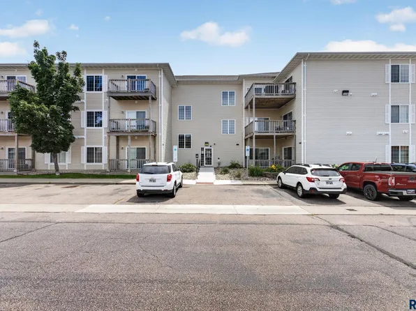 7434 S Louise Ave APT 303, Sioux Falls, SD 57108