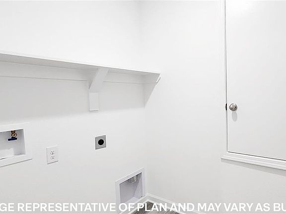 2nd image of 40504 Cara Mae St