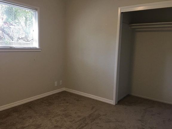 5th image of 216 Blackburn St