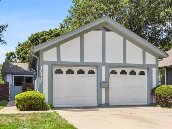 10170 Edelweiss Cir, Merriam, KS 66203