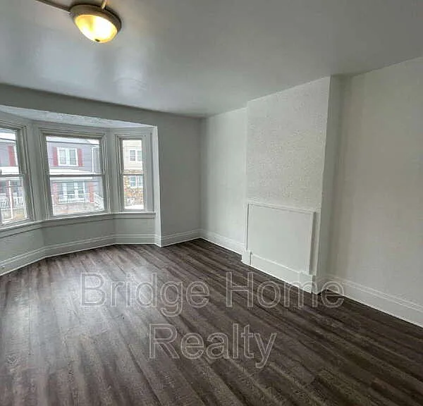 136 S Spring Ave — Photo 27