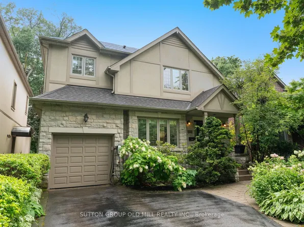 162 Brentwood Rd N, Toronto, ON M8X 2C9