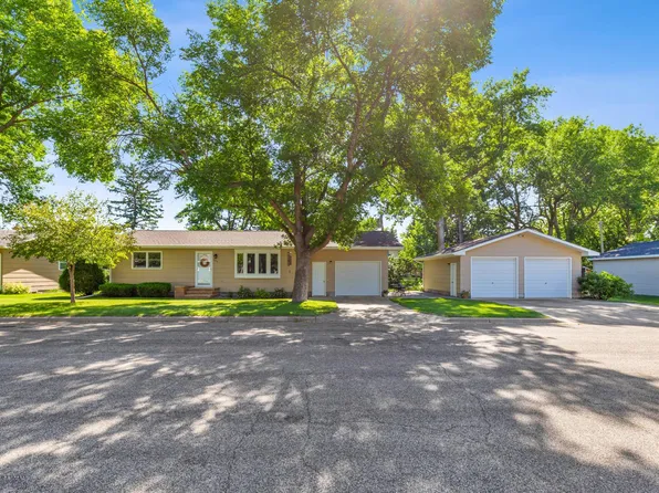 204 8th St SE, Barnesville, MN 56514