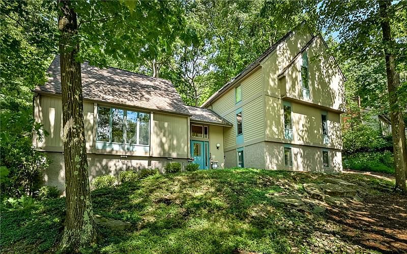 1st image of 2628 Woodmont Ln