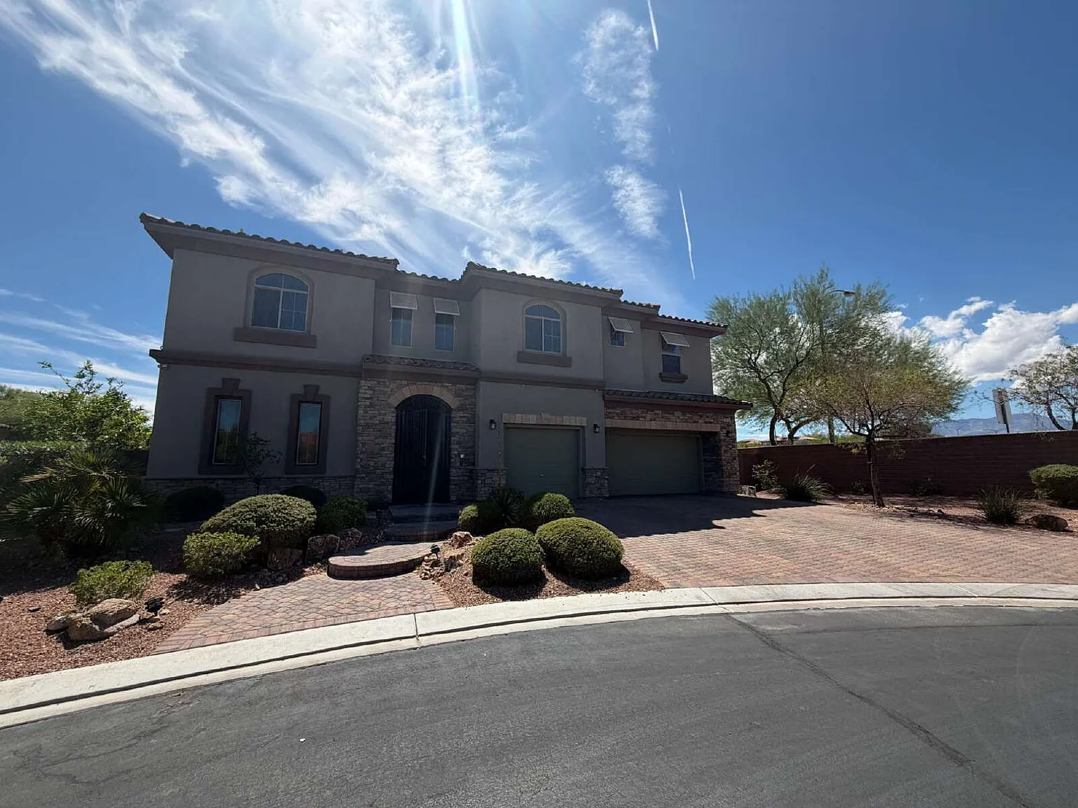 5 bed, 4.0 bath, 4632 sqft, $5,198 — Photo 3