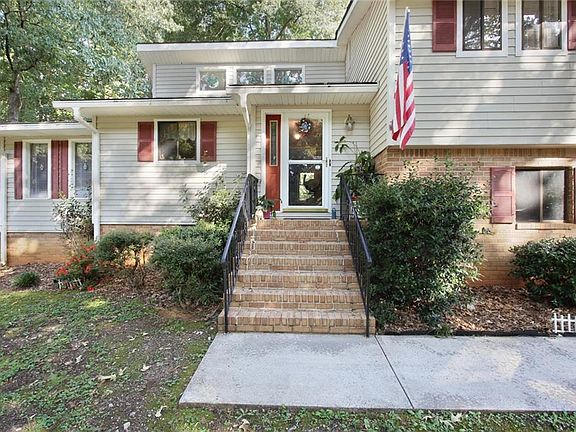 2nd image of 2894 Woodstar Ct
