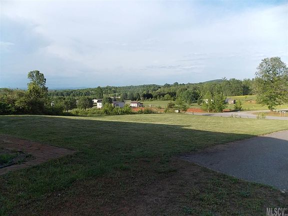 3rd image of 3621 Cameo Ln