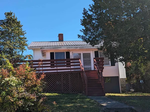 403 S Madison Ave, Pulaski, VA 24301