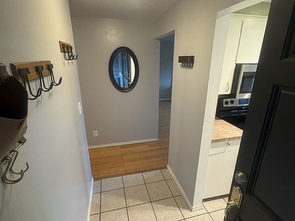4th image of 668 Cranberry Dr