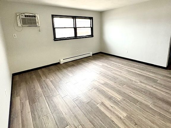 3rd image of 2006 Vawter St #1URBANA