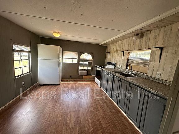 5th image of 8086 Heck Dr #16