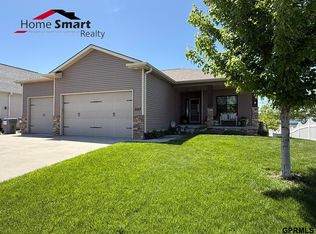 5017 Beckys Way, Lincoln, NE 68514