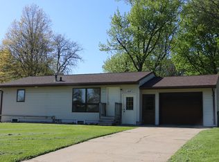 1616-1618 Starbeck Cir, Cedar Falls, IA 50613