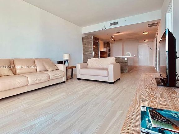 4th image of 460 NE 28th St APT 507